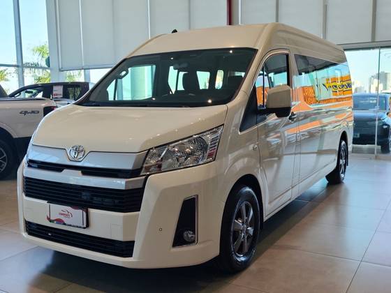 TOYOTA HIACE 2.8 D-4D TURBO DIESEL MINIBUS 15+1 DX AUTOMÁTICO TOYOTA HIACE 2.8 D-4D TURBO DIESEL MINIBUS 15+1 DX AUTOMÁTICO